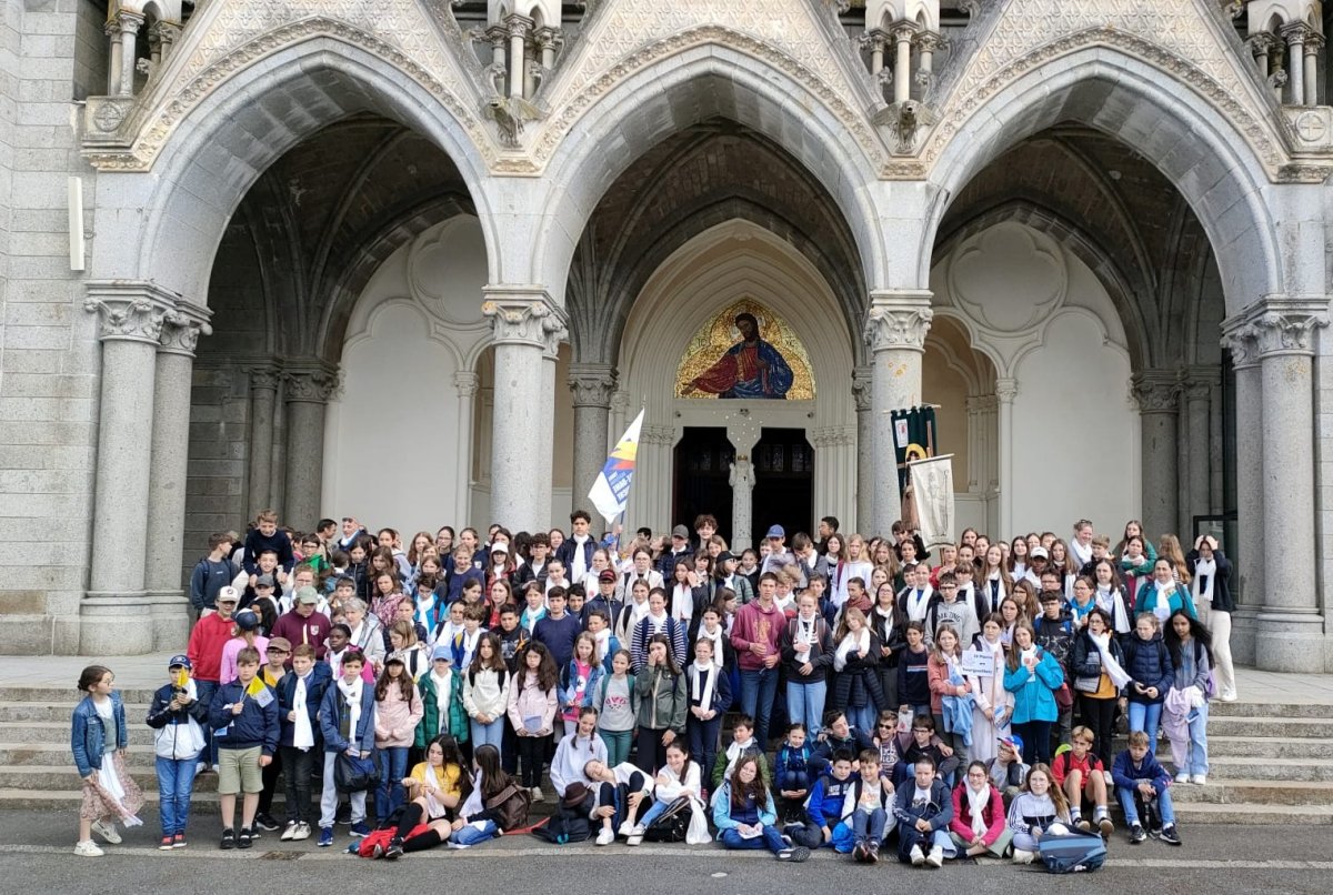 Pèlerinage à Pontmain et au Mont St-Michel - Collégiens et confirmants du doyenné